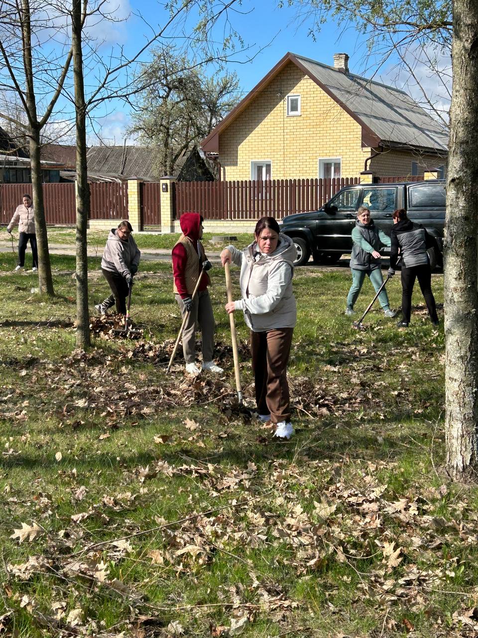 ФОТОРЕПОРТАЖ: В Петриковском районе проходит Республиканский субботник