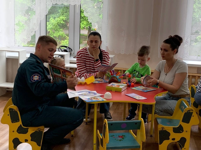 В Петриковском районе стартовала акция МЧС «Безопасные каникулы»