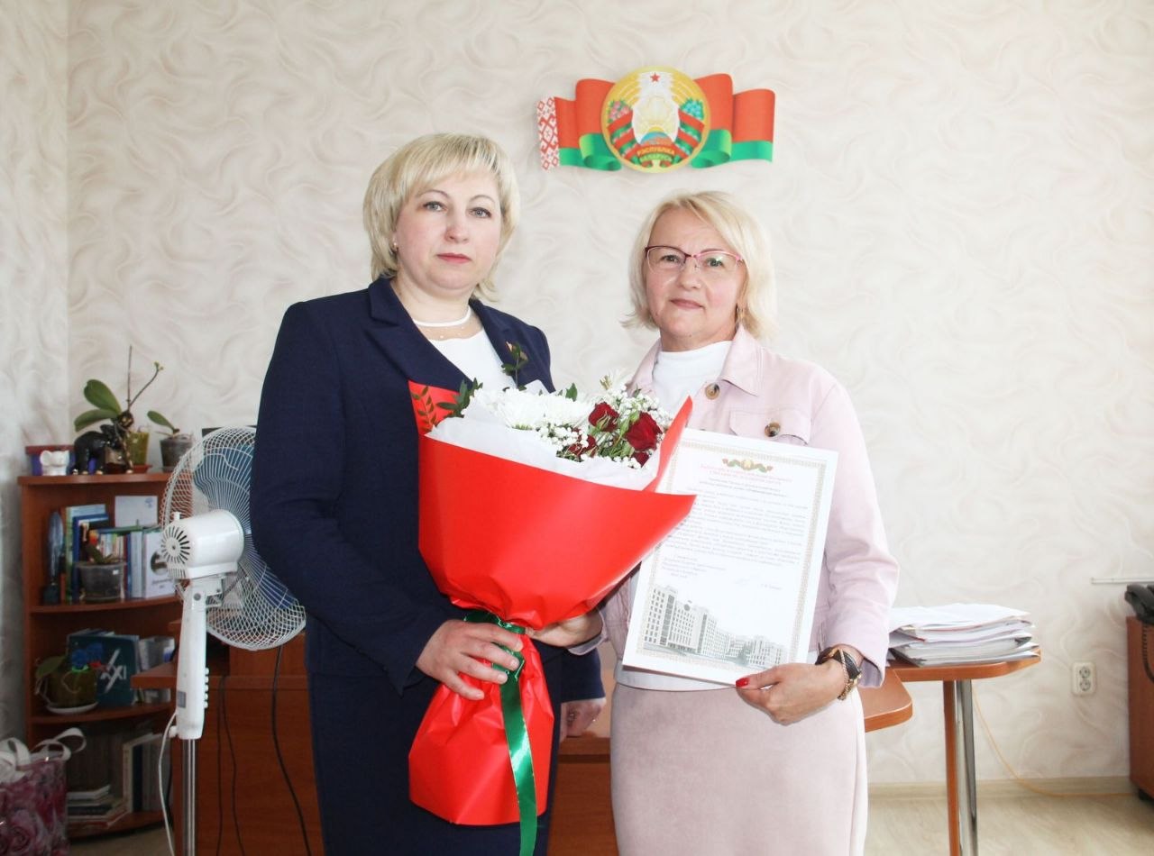 З нагоды 95-годдзя і Дошкі гонару: візіт дэпутата ў рэдакцыю