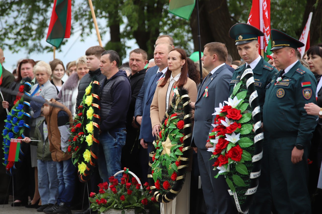 Фотафакт: З пачуццём падзякі аддаём даніну павагі подзвігу