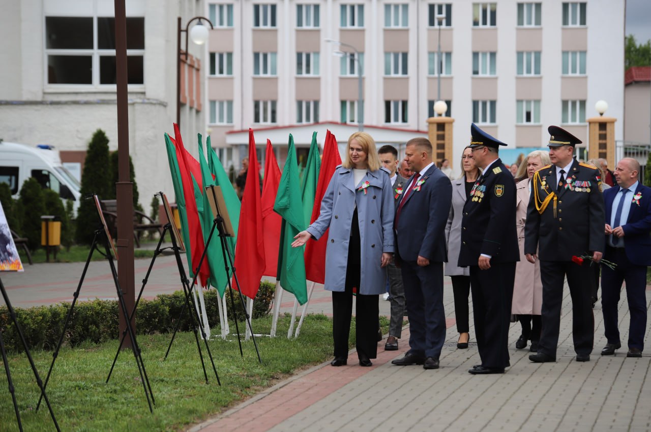 Фотафакт: З пачуццём падзякі аддаём даніну павагі подзвігу