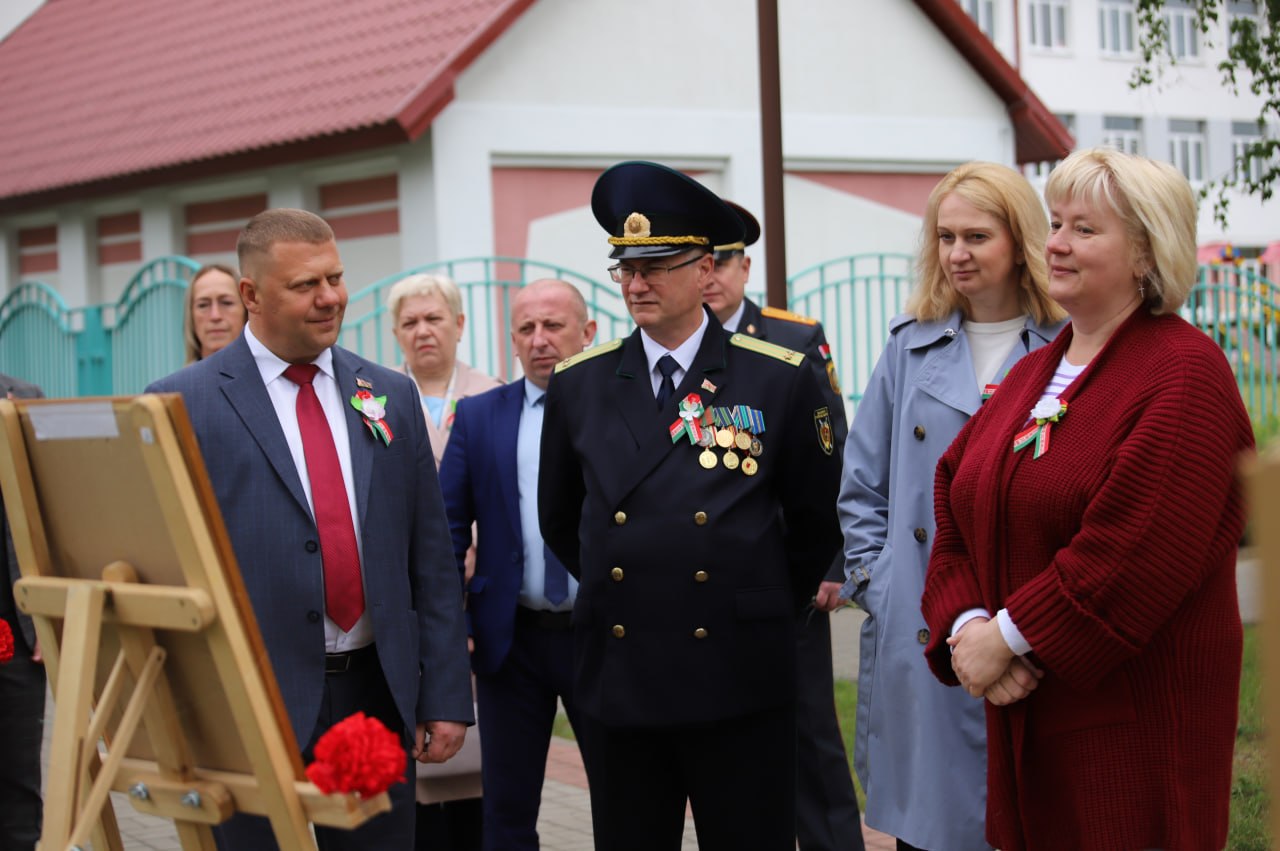 Фотафакт: З пачуццём падзякі аддаём даніну павагі подзвігу