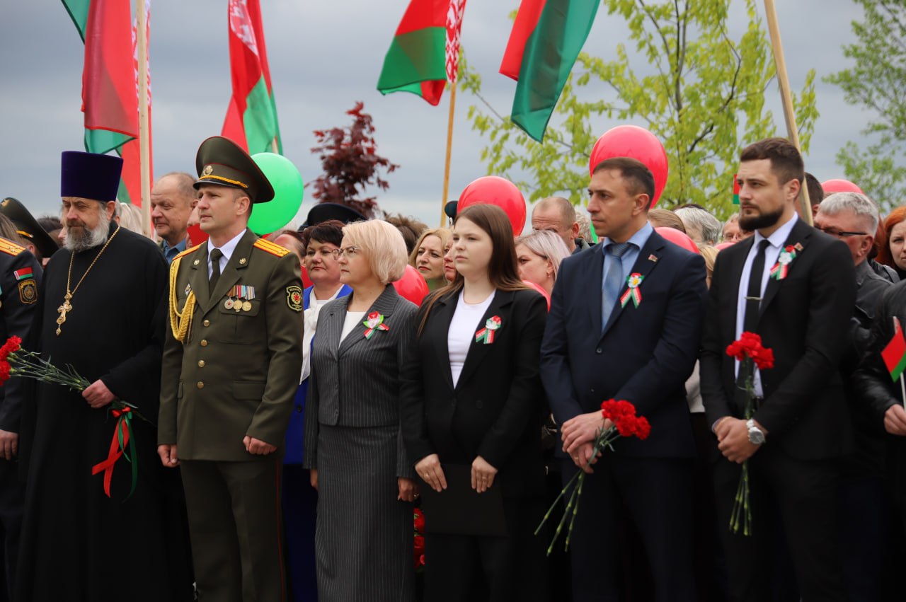 Фотафакт: З пачуццём падзякі аддаём даніну павагі подзвігу