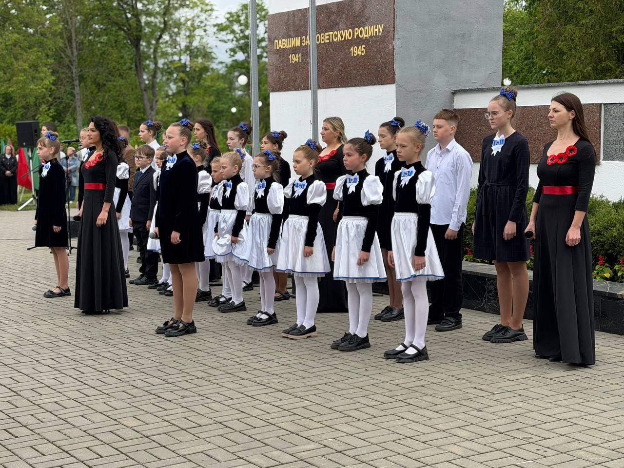 Фотафакт: З пачуццём падзякі аддаём даніну павагі подзвігу