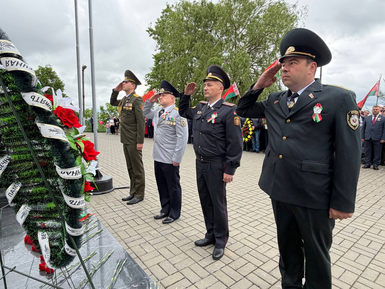 Фотафакт: З пачуццём падзякі аддаём даніну павагі подзвігу