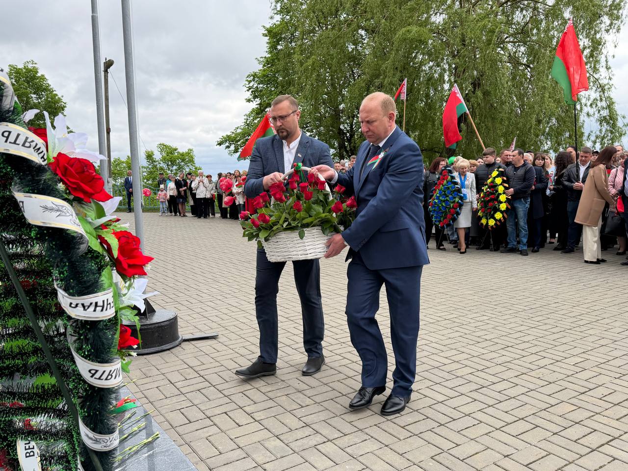 Фотафакт: З пачуццём падзякі аддаём даніну павагі подзвігу
