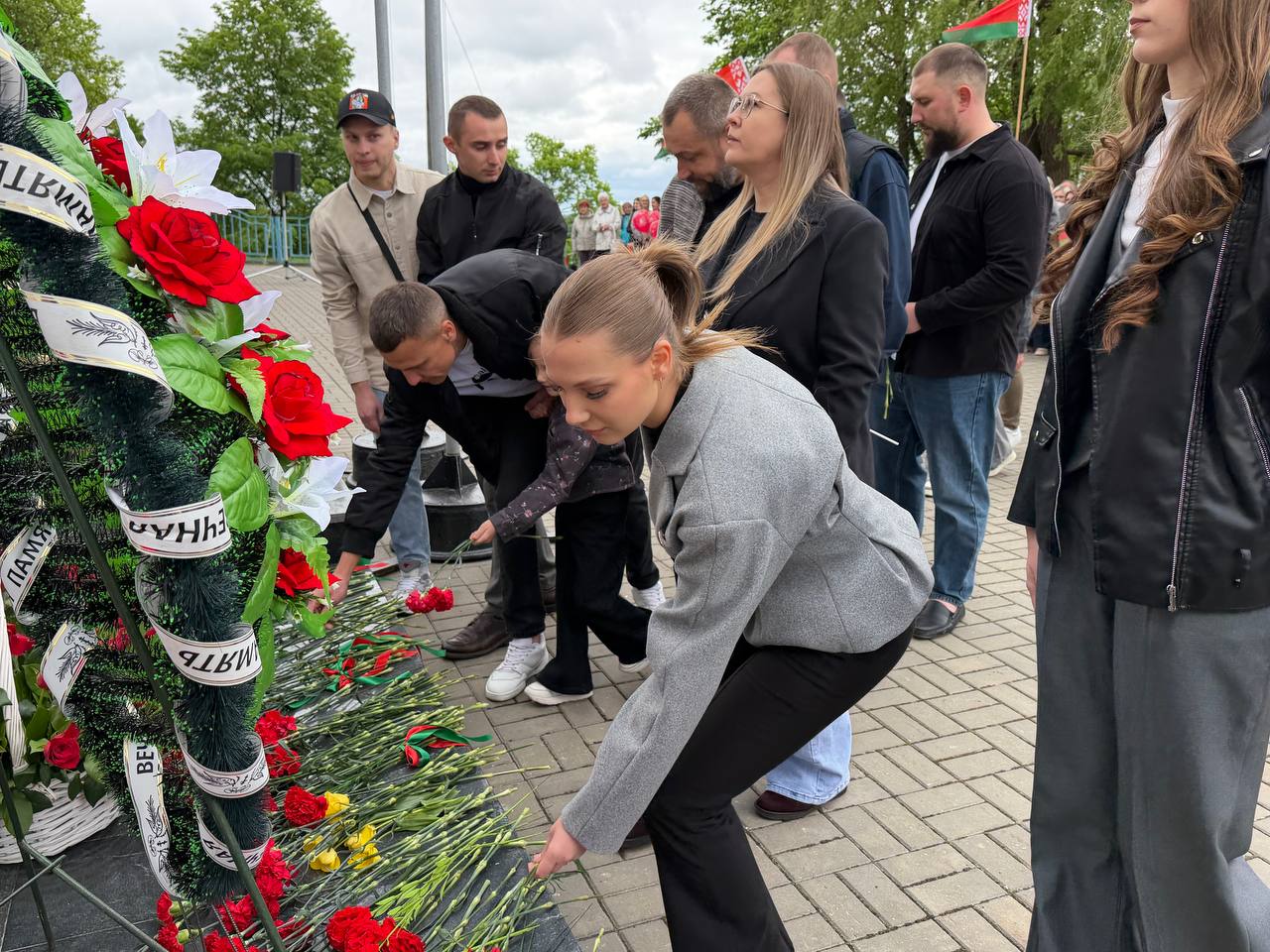 Фотафакт: З пачуццём падзякі аддаём даніну павагі подзвігу