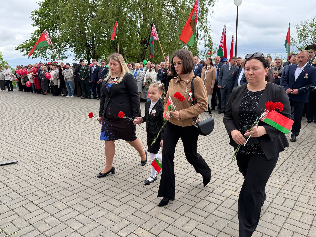 Фотафакт: З пачуццём падзякі аддаём даніну павагі подзвігу