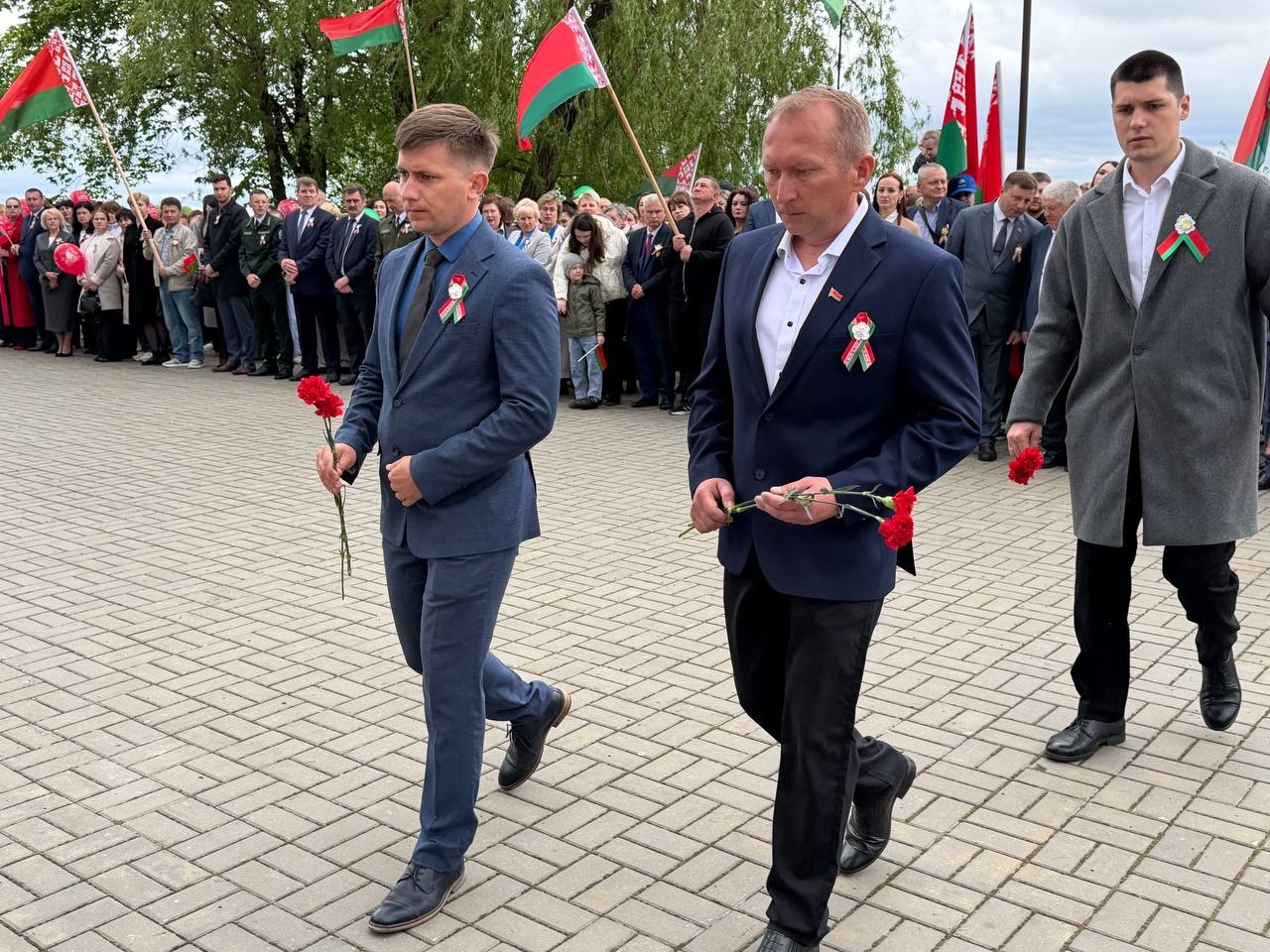 Фотафакт: З пачуццём падзякі аддаём даніну павагі подзвігу