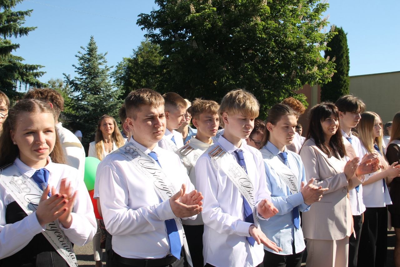 У небе шар, у сэрцы вальс: развітанне з другой школай
