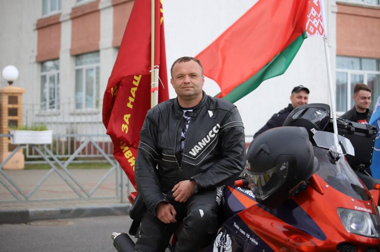 Рев моторов и память сердец: в Петрикове открыли мотосезон в честь Дня Победы!