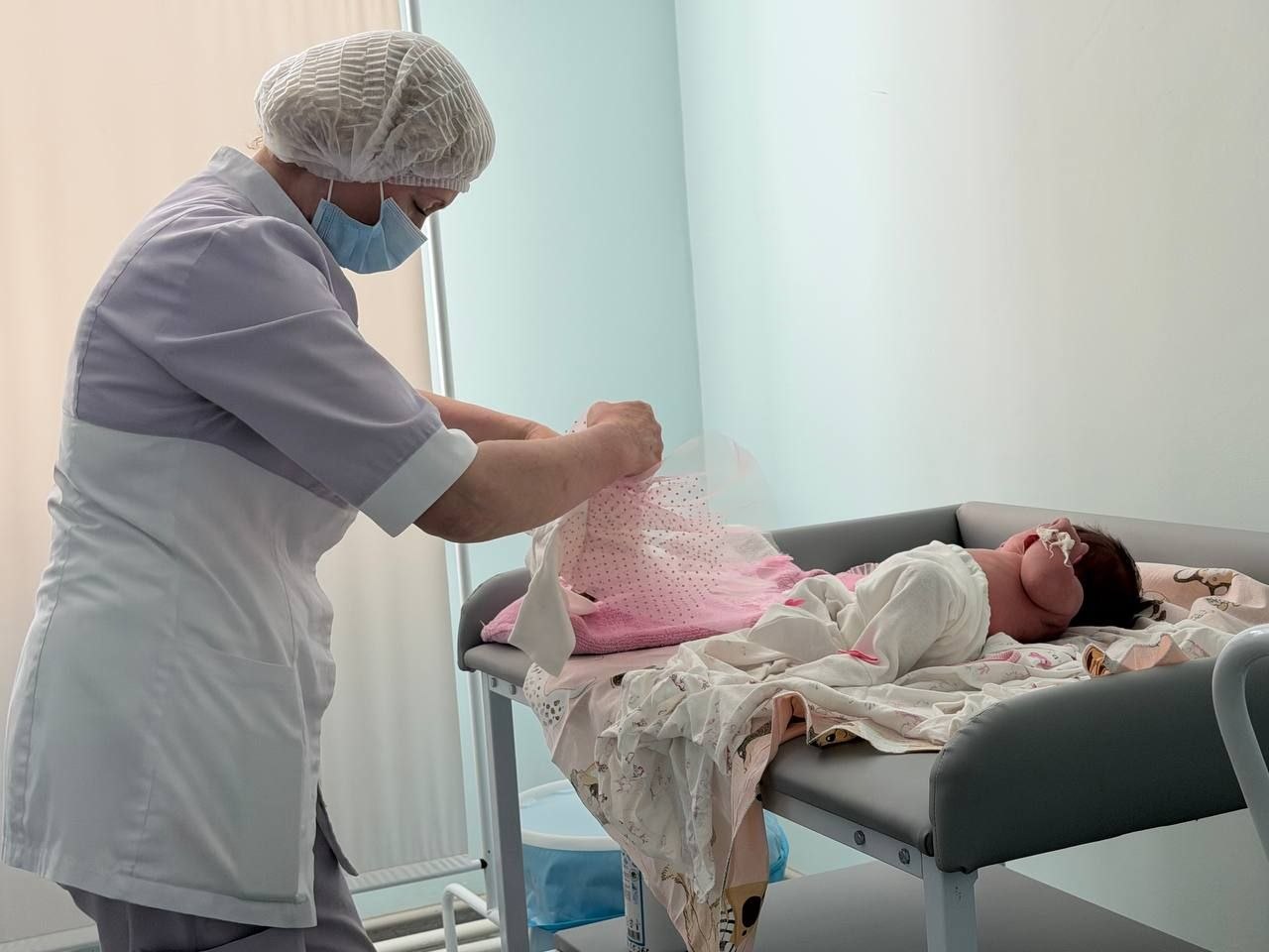 В День защиты детей из роддома торжественно выписали маленькую Ксению Михалевич