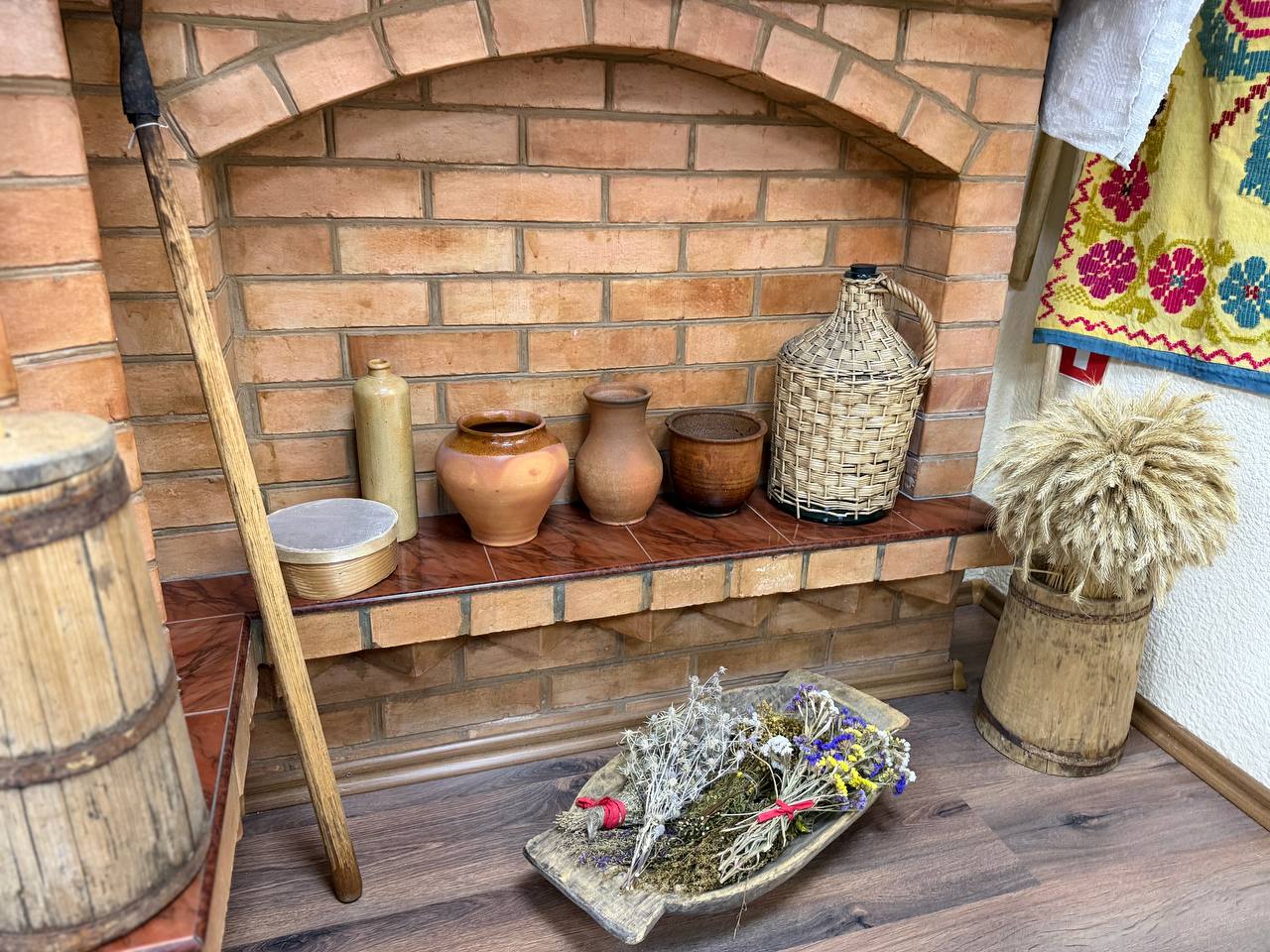 У Петрыкаўскім гісторыка-краязнаўчым музеі прадстаўлена аўтэнтычная этнаграфічная выстава "Таямніцы бабулінай скрыні"