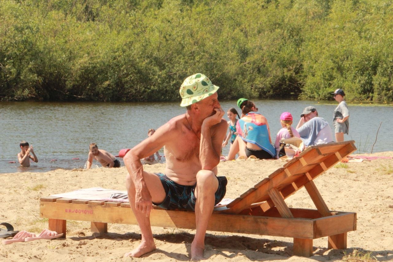 Горячие выходные — под контролем спасателей! Корреспондент «Петрыкаўскіх навін» отправился в совместный рейд по пляжам