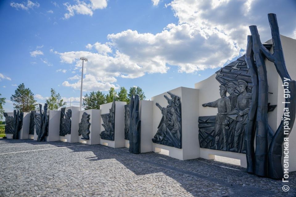 Символ несгибаемой воли народа-победителя. На Светлогорщине состоялось открытие комплекса воинской славы в честь операции «Багратион»