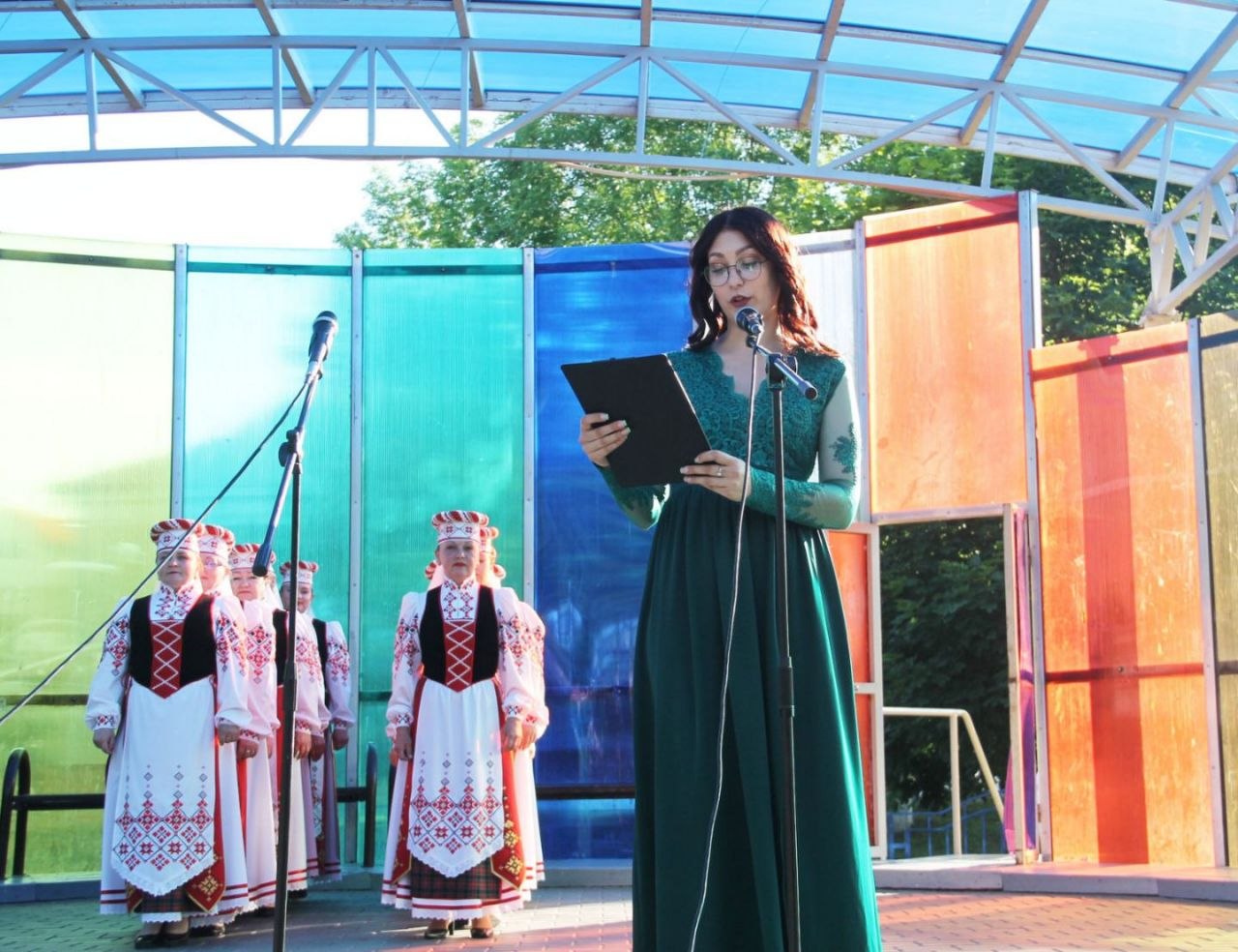Петрыкаўскія артысты радуюць землякоў