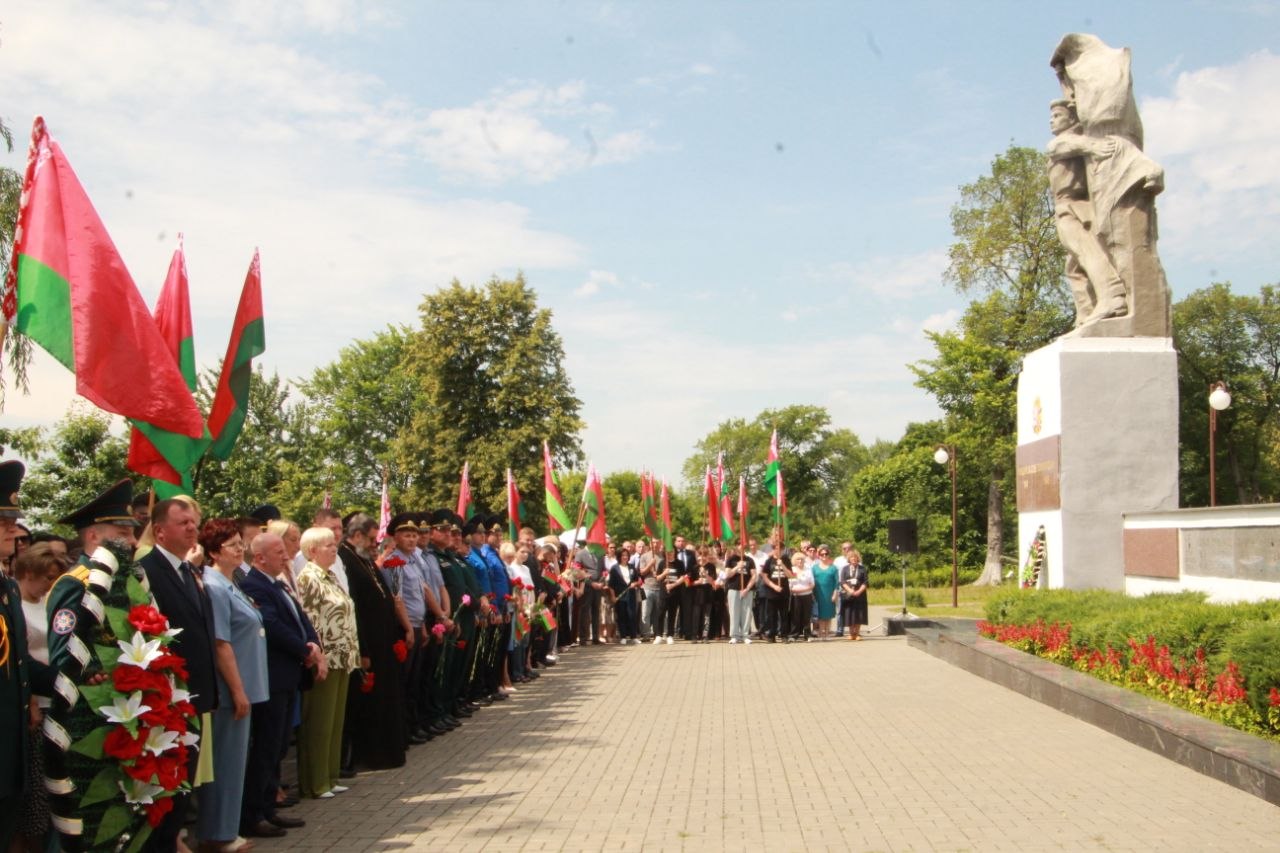 Мітынг-рэквіем прайшоў у гарадскім парку райцэнтра