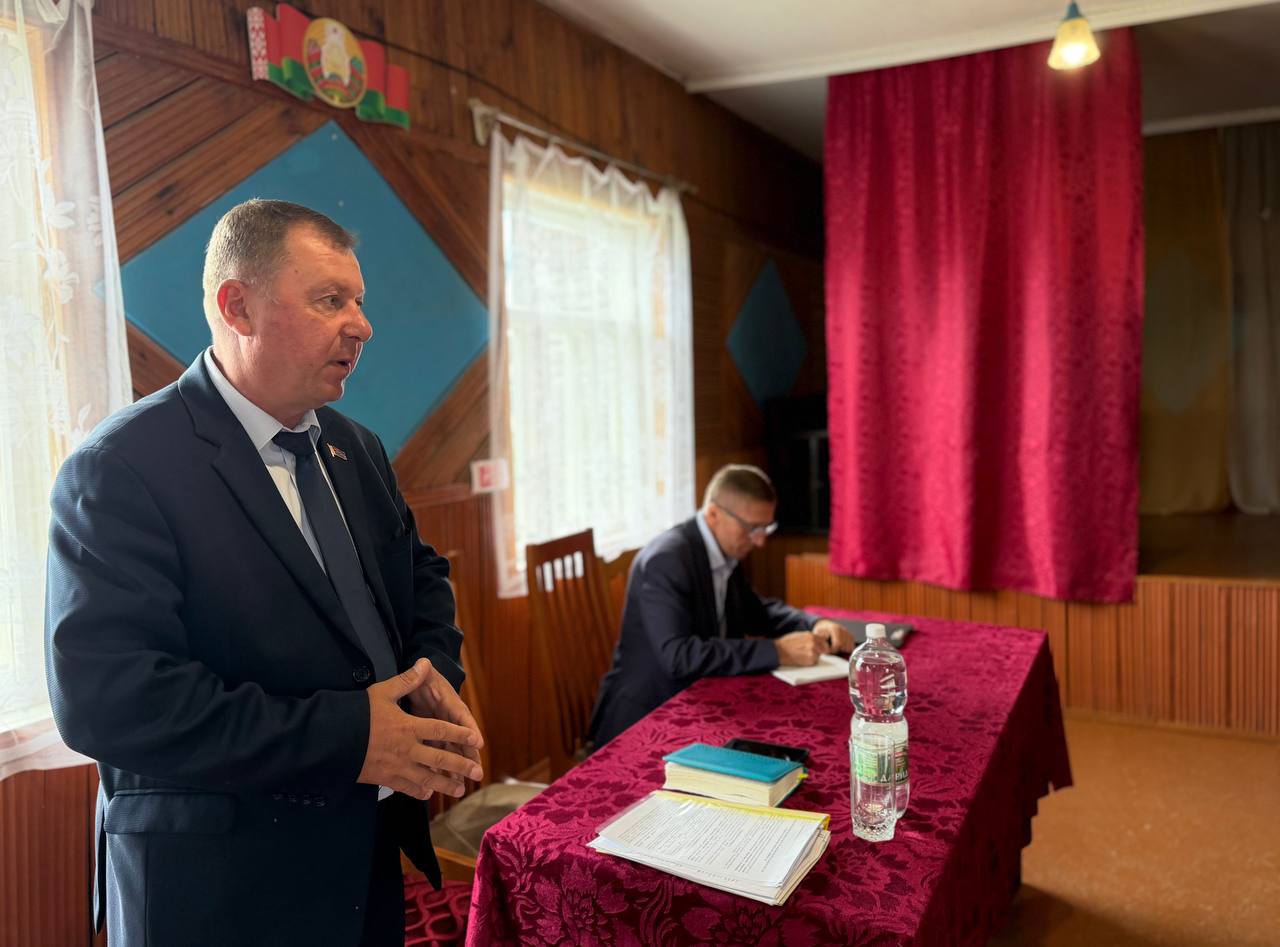 Віталій Пілер правёў сустрэчу з жыхарамі вёскі Бяланавічы