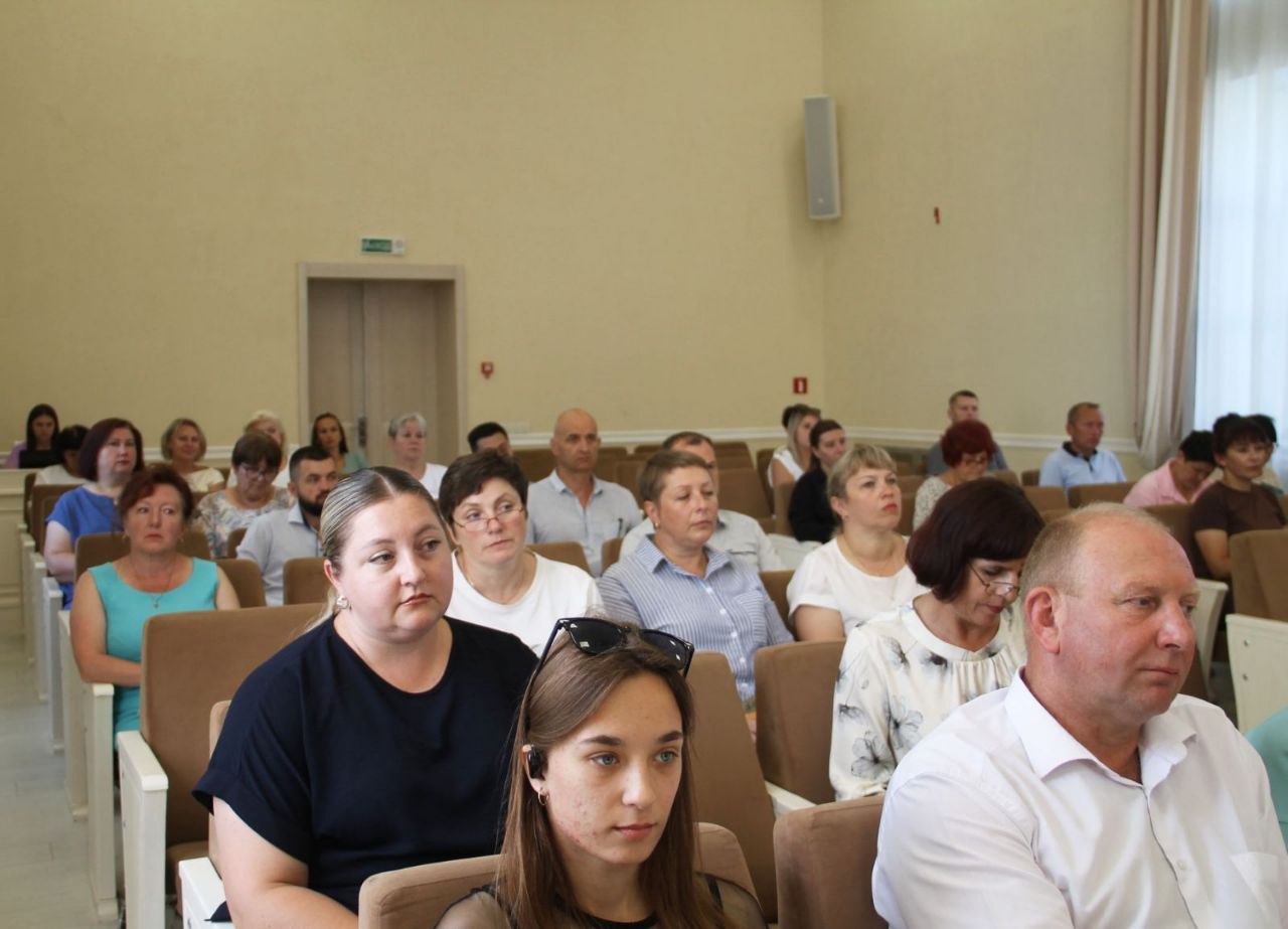Як абараніць сябе і блізкіх: у Петрыкаўскім райвыканкаме прайшла інструктыўная нарада