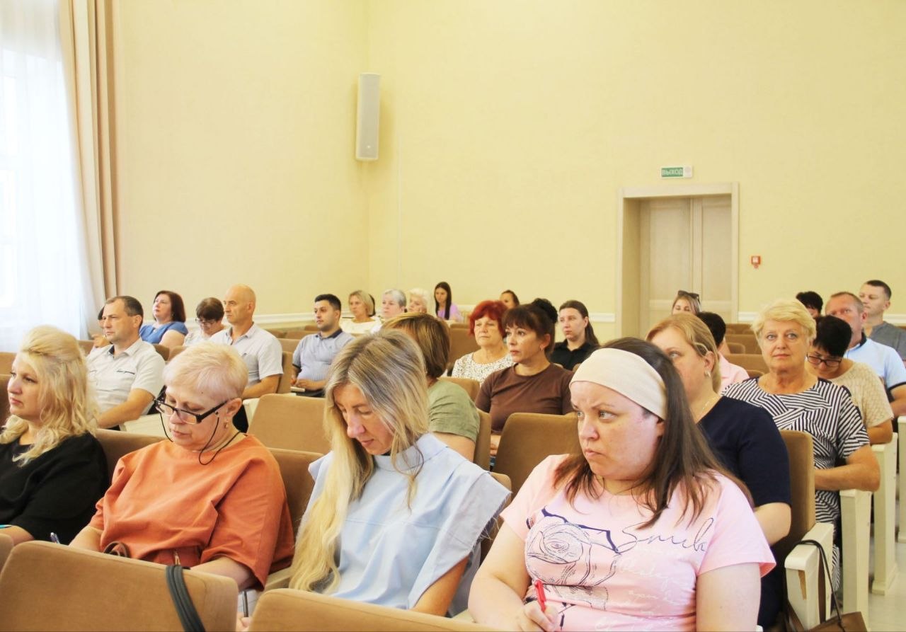 Як абараніць сябе і блізкіх: у Петрыкаўскім райвыканкаме прайшла інструктыўная нарада