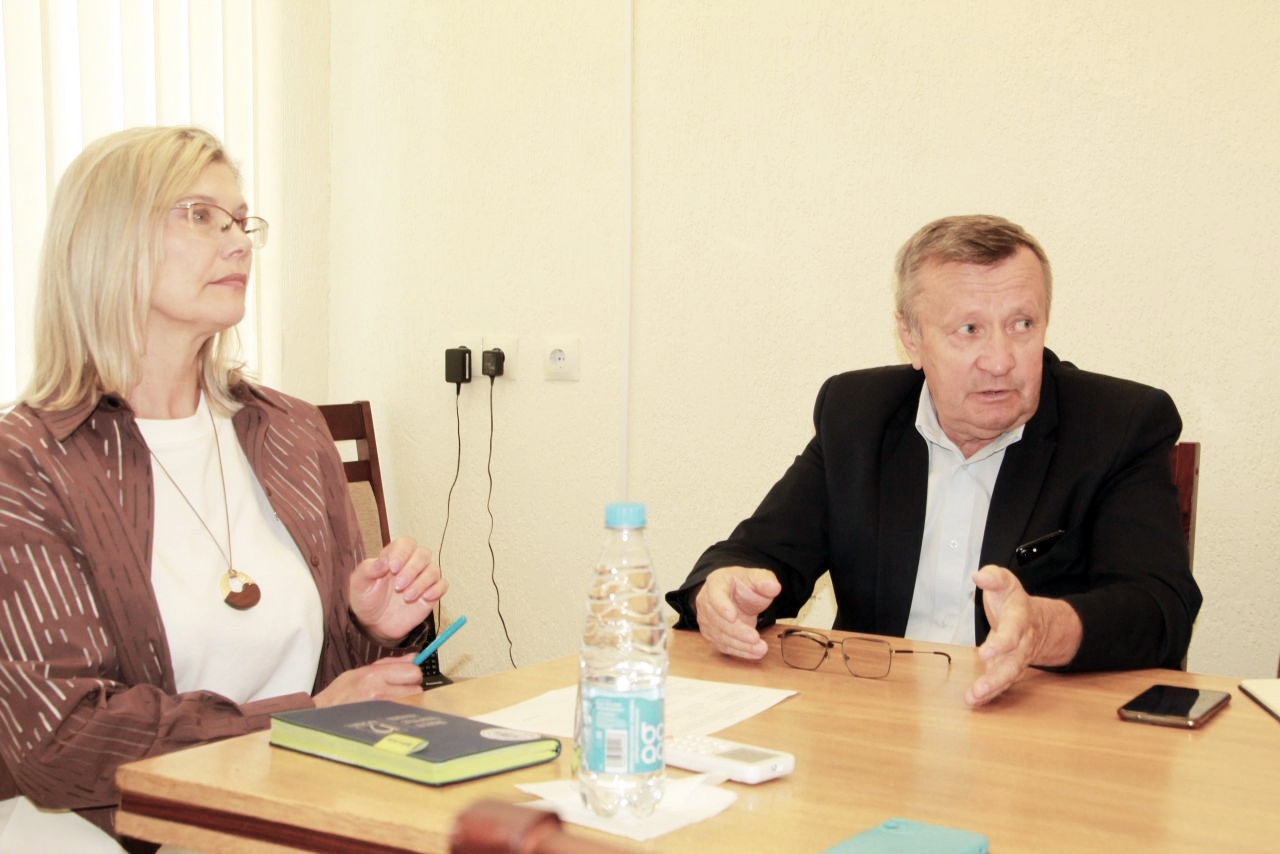 Права на дом праз кампраміс: як на прыёме ў райвыканкаме вырашалі зямельнае пытанне