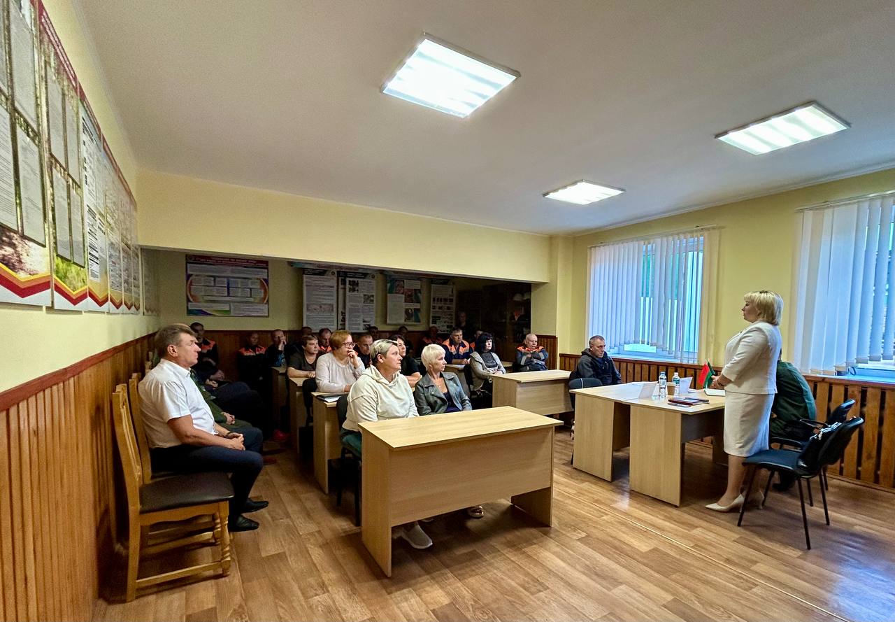 Депутат Палаты представителей Национального собрания Республики Беларусь Светлана Сенько посетила Петриковский район с рабочим визитом