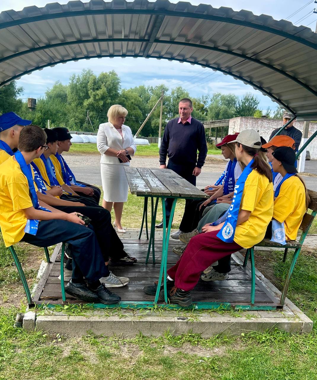 Депутат палаты представителей Национального собрания Республики Беларусь встретилась с молодежью средней школы №1 г.Петрикова в лагере труда и отдыха