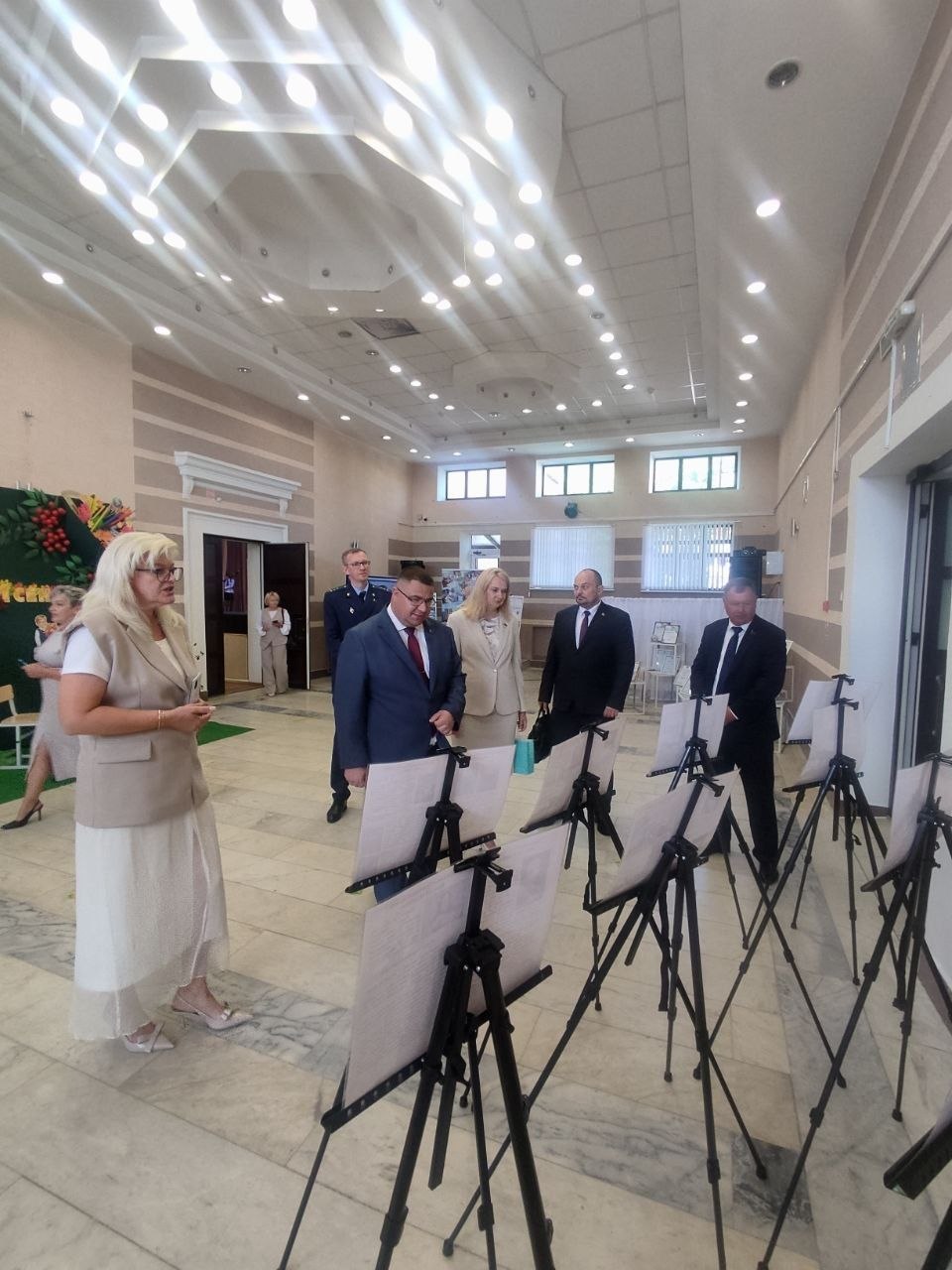 ФОТАРЭПАРТАЖ: сёння ў раённым Доме культуры прайшла жнівеньская канферэнцыя педагагічных работнікаў