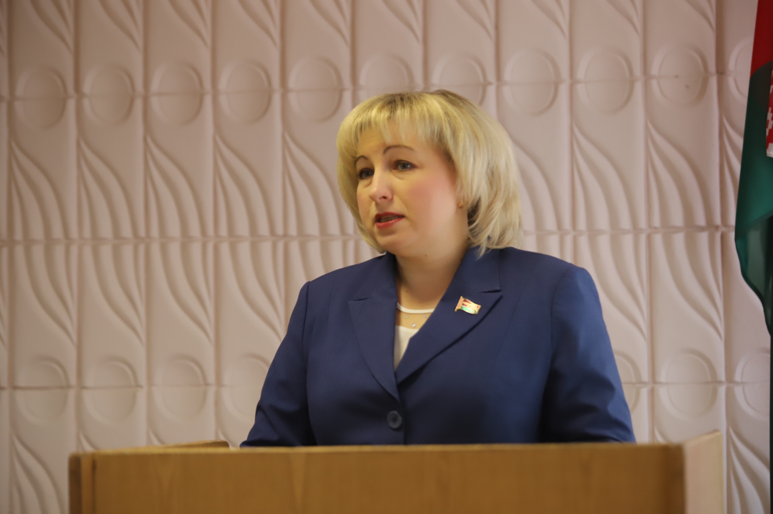 Встреча с депутатом:  Светлана Сенько пообщалась с работниками Петриковского ПМС