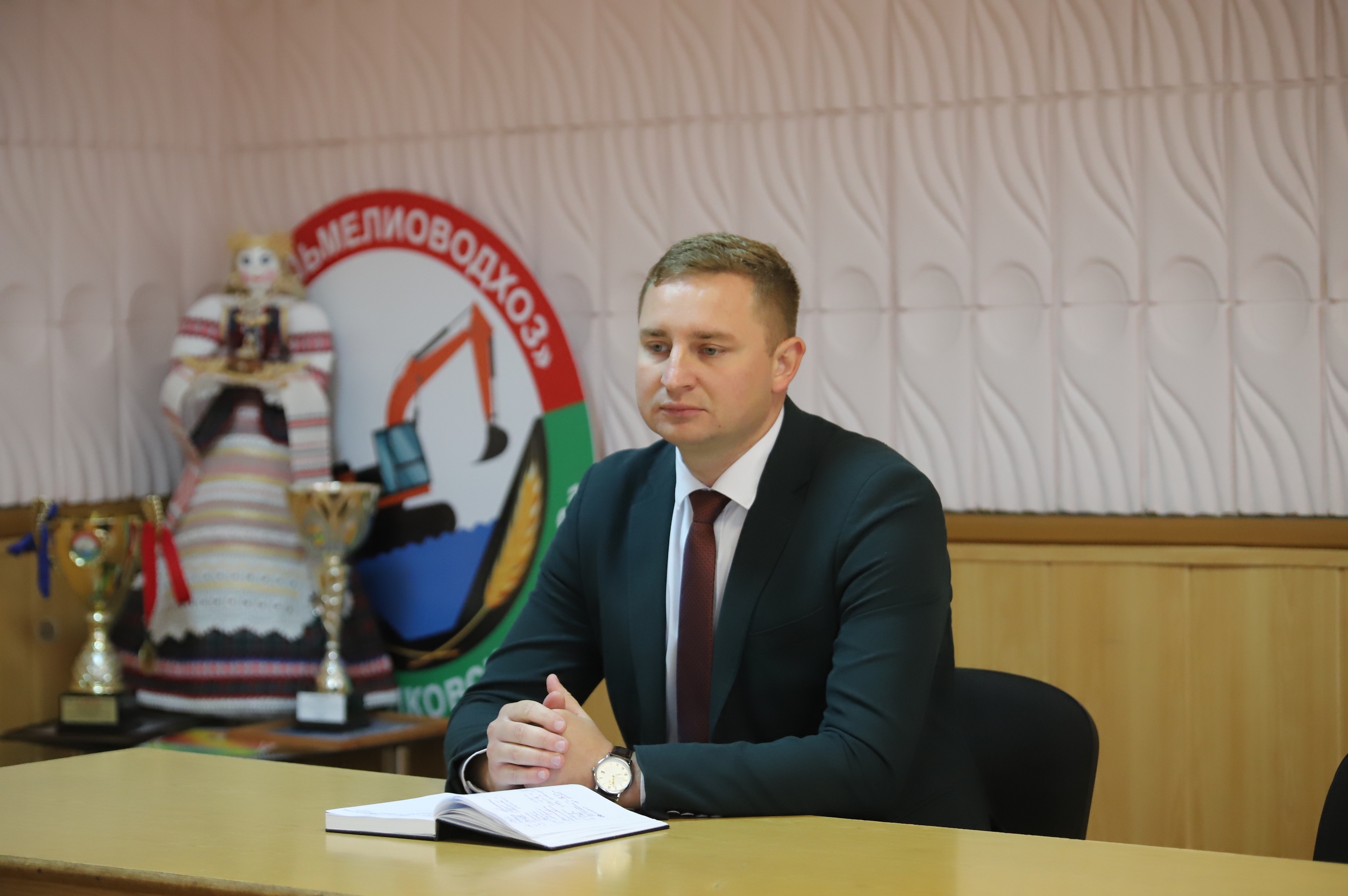 Встреча с депутатом:  Светлана Сенько пообщалась с работниками Петриковского ПМС
