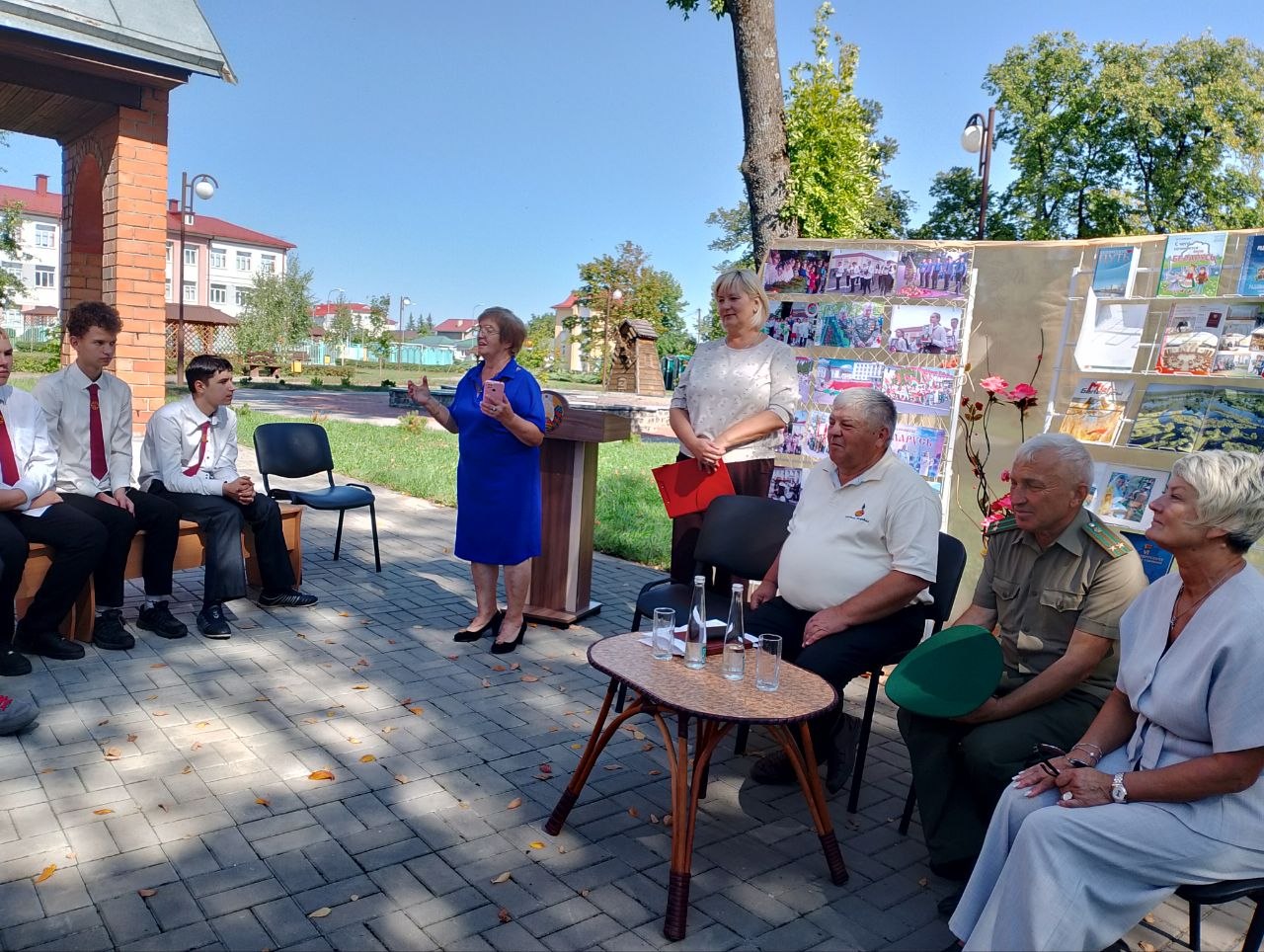 «Беларусь сильна единством»: в преддверии Дня народного единства состоялся открытый диалог