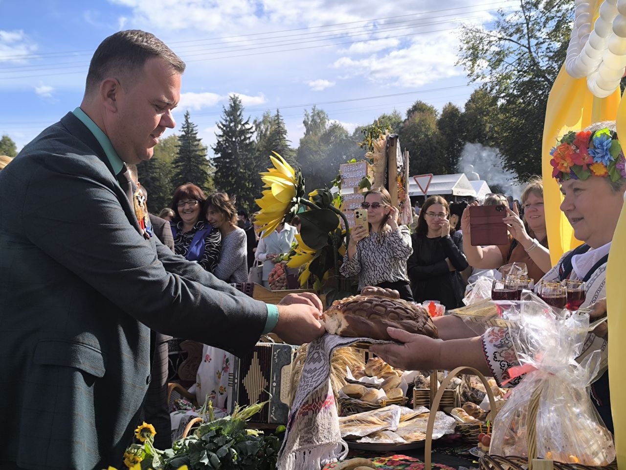 Свята працы, прыгажосці і хлеба!