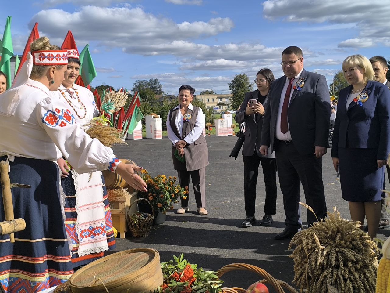 Свята працы, прыгажосці і хлеба!