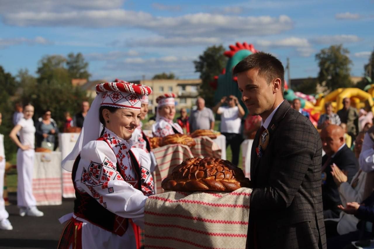 Свята працы, прыгажосці і хлеба!