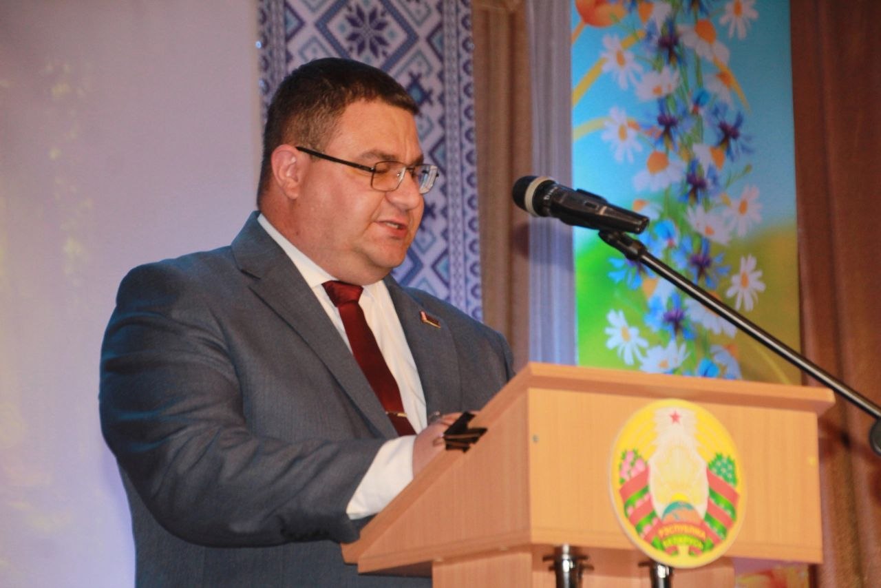 Святло зялёнага багацця: Пятрыкаўшчына віншуе ахоўнікаў лесу!