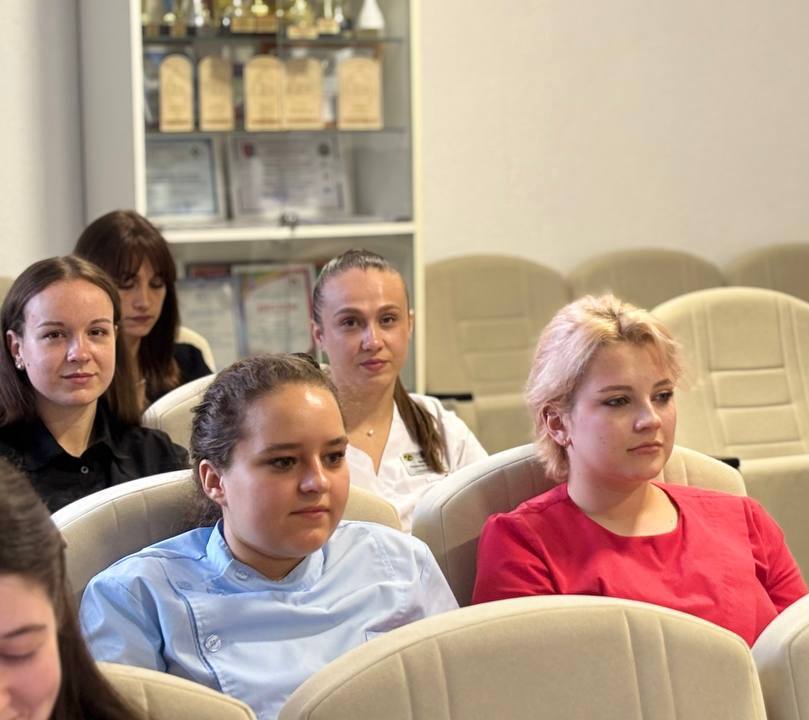 Светлана Сенько встретилась с молодыми медицинскими работниками Петриковщины