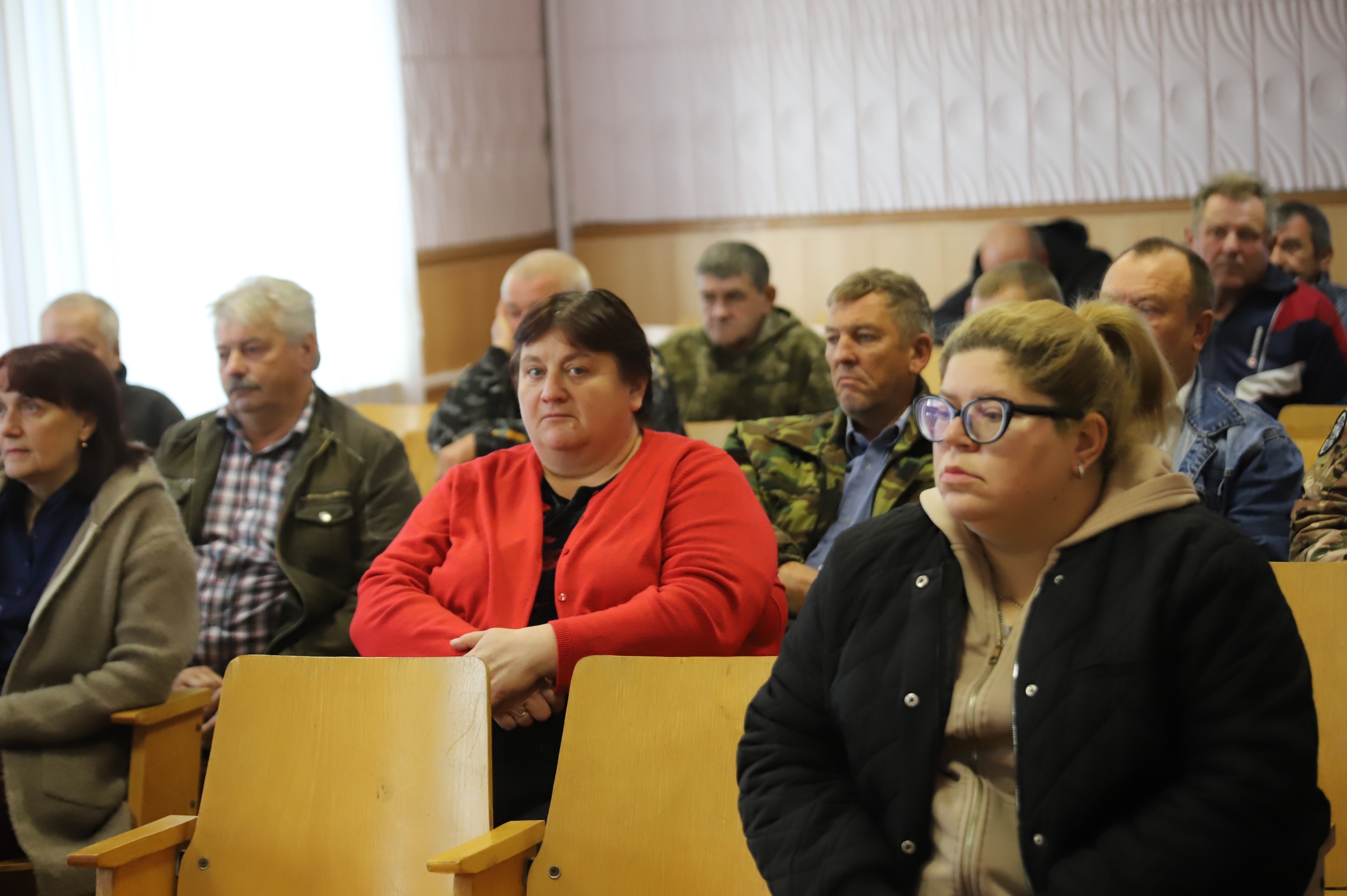 Встреча с депутатом:  Светлана Сенько пообщалась с работниками Петриковского ПМС