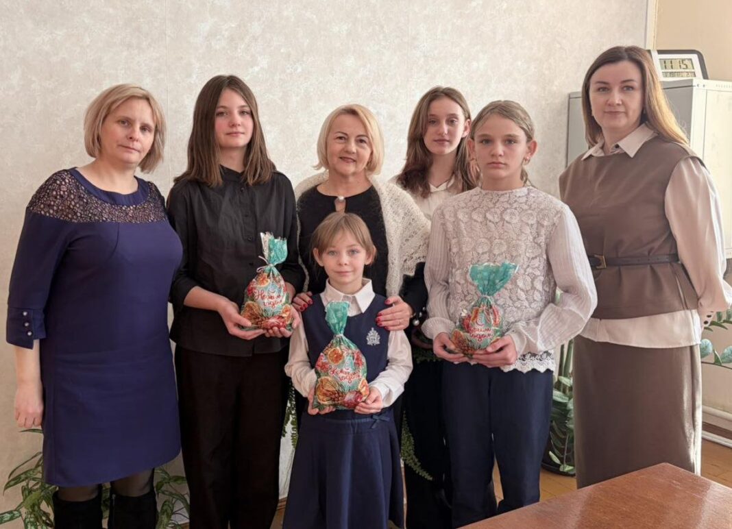 photo_5436311312993553900_y