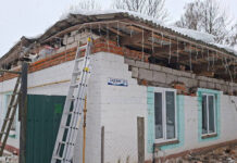 Под тяжестью снега обрушилась кровля дома в Ветковском районе