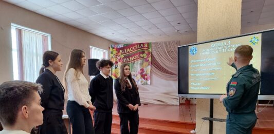 Юныя знаўцы бяспекі: у Петрыкаве вызначылі лепшых удзельнікаў конкурсу “Школа бяспекі”