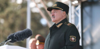 Лукашенко: мощь и силу армии определяют преданные родной стране военнослужащие