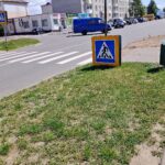Дарожны знак “прызямліўся” на Луначарскага