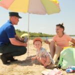 Горячие выходные — под контролем спасателей! Корреспондент «Петрыкаўскіх навін» отправился в совместный рейд по пляжам
