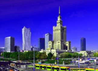 Варшава гуляе на ўсе грошы, якіх няма